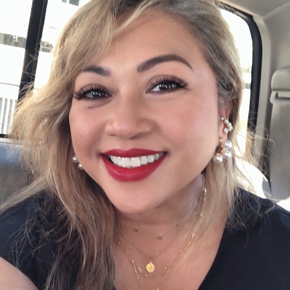 Faux Bold Hoop Pearl Earrings - Picture 4 of 11